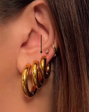 Load image into Gallery viewer, Medium London Thick Hoops Gold
