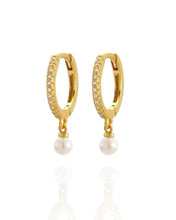 Load image into Gallery viewer, Pearl Drops Gold | Gold Plated 925 Sterling Silver
